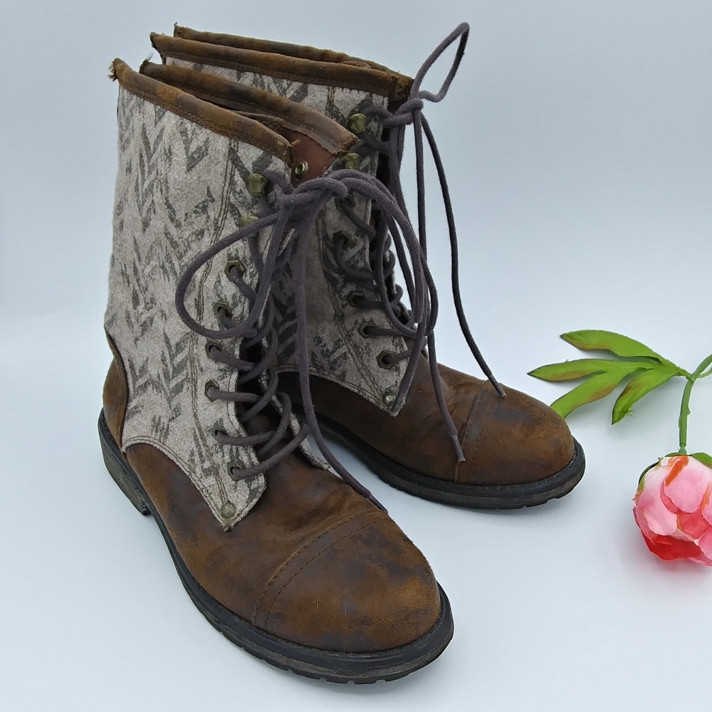 ROXY CONCORD Rugged Faux Suede Textile Combat Boot